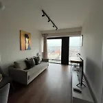 Sky Tower L 18 Pietro L Wanna Z Widokiem Na Apartment