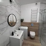 Sky Tower L 18 Pietro L Wanna Z Widokiem Na Apartment Katowice