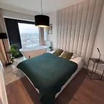 Sky Tower L 18 Pietro L Wanna Z Widokiem Na Apartment *