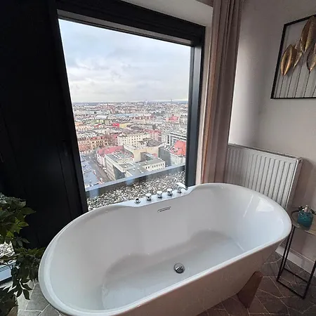 Апартаменти Sky Tower L 18 Pietro L Wanna Z Widokiem Na Катовіце