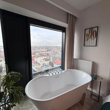 Апартаменти Sky Tower L 18 Pietro L Wanna Z Widokiem Na