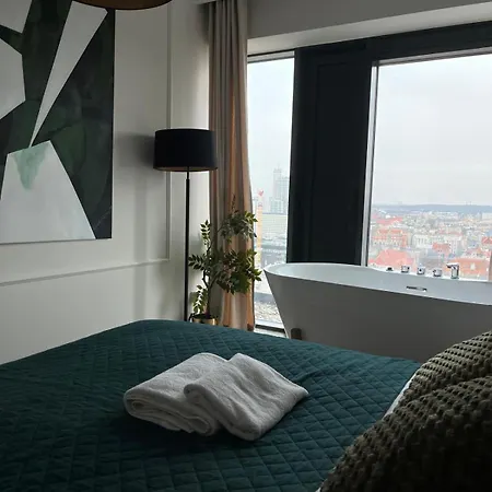Sky Tower L 18 Pietro L Wanna Z Widokiem Na Katowice