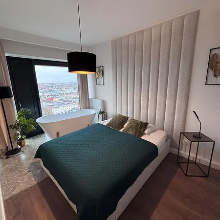 Sky Tower L 18 Pietro L Wanna Z Widokiem Na *