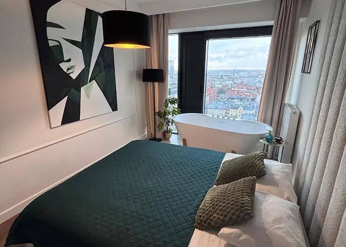 Sky Tower L 18 Piętro L Wanna Z Widokiem Na Katowice