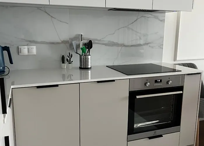 Sky Tower L 18 Piętro L Wanna Z Widokiem Na Apartament Katowice