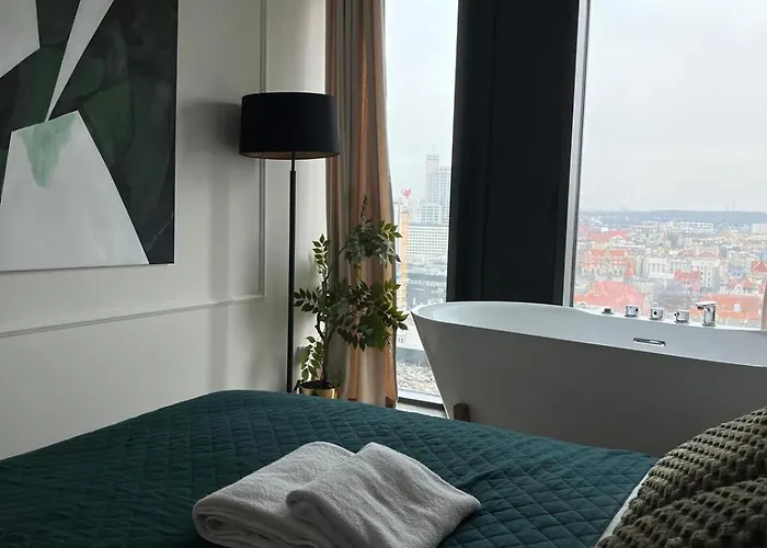 Sky Tower L 18 Pietro L Wanna Z Widokiem Na Katowice