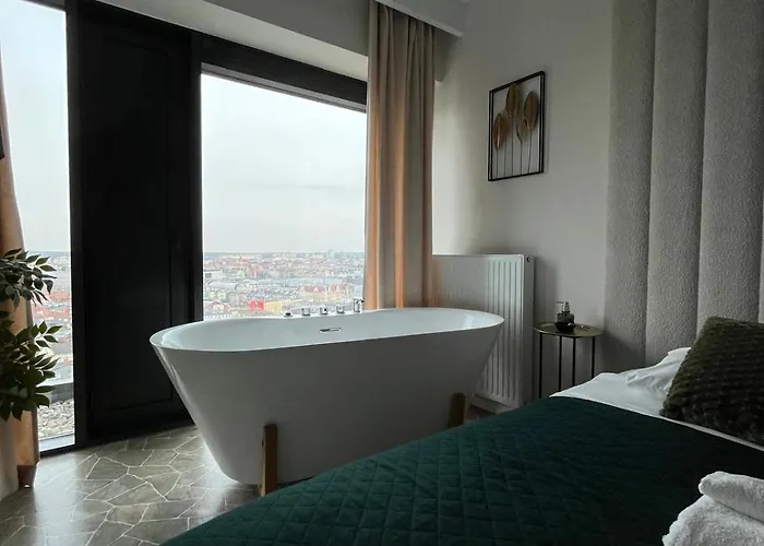 Sky Tower L 18 Piętro L Wanna Z Widokiem Na Katowice