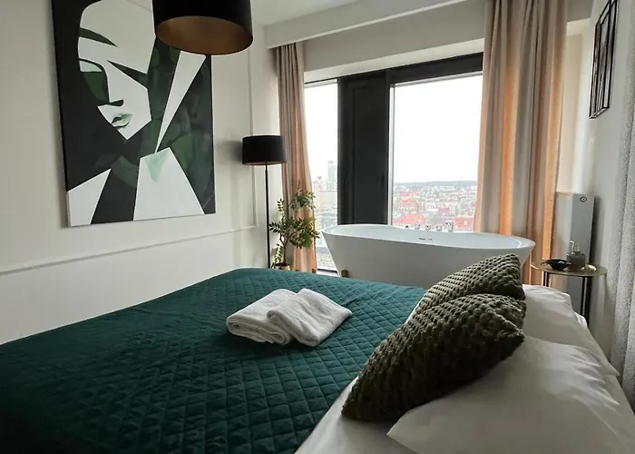 Sky Tower L 18 Piętro L Wanna Z Widokiem Na Apartament Katowice